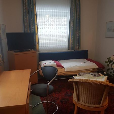 Gaestehaus Krefeld Uerdingen エクステリア 写真