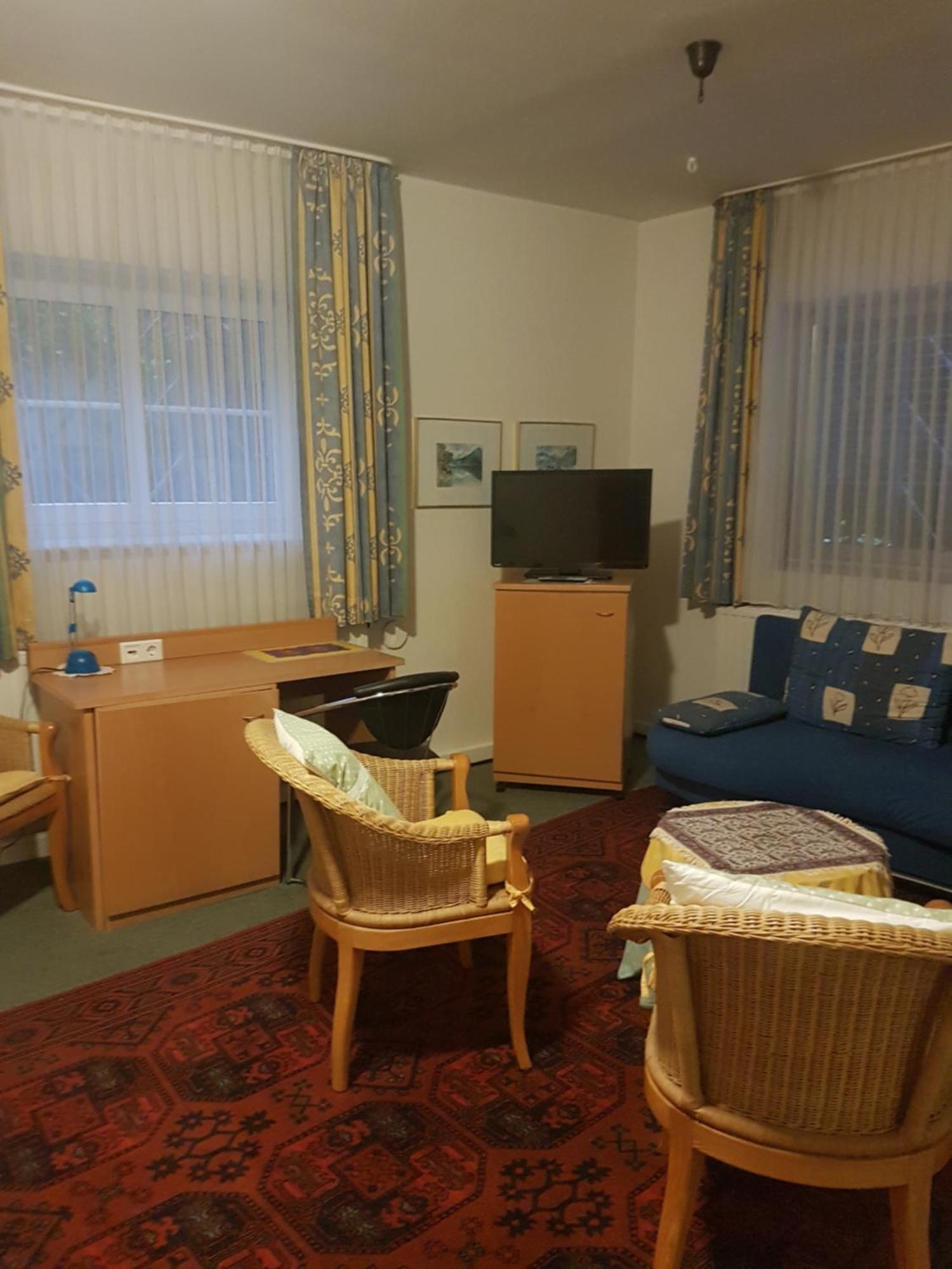 Gaestehaus Krefeld Uerdingen エクステリア 写真